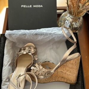 Pelle Moda Women's Gold Wedge Sandals